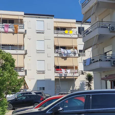 Sea - View Apartment *