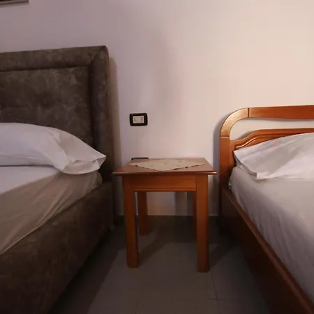 Viron Apartament * Himare