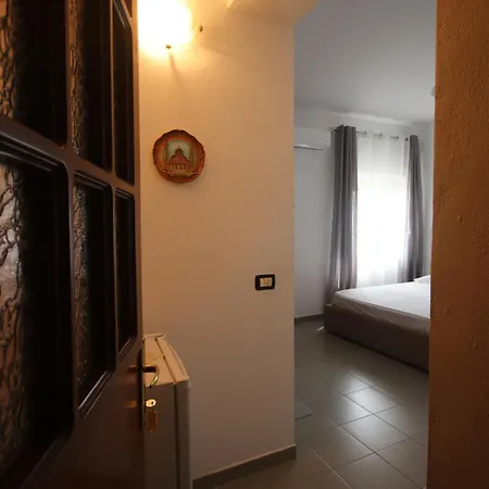 Viron Apartament * Himare