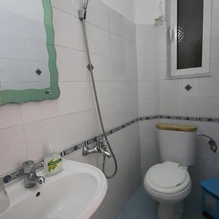 Viron Apartament * Himare