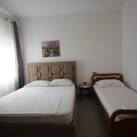 Viron Apartament * Himare